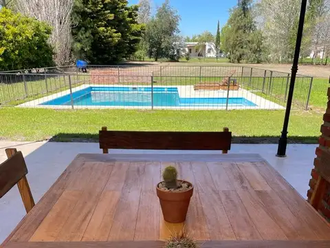 Casa 4 ambientes con 2 baños