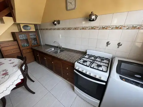 Casa con 2 Dormitorios, quincho y parque