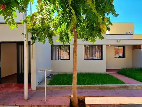 VENTA CASA CÉNTRICA, APTA CREDITO, SAN RAFAEL-MZA