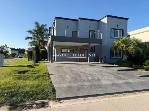 Venta Casa en Lagos de Canning 3 Dormitorios