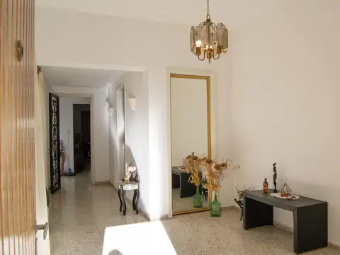 VENTA CASA 3 DORM - PLANTA BAJA - PARQUE- PILETA - QUINCHO - 67 8 y 9 | LA PLATA