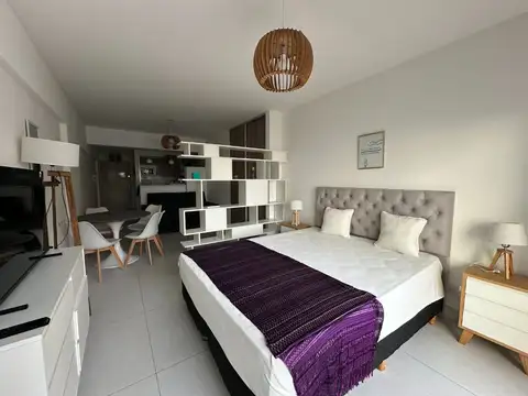 Departamento en Alquiler en Parque Centenario, $ 890.000