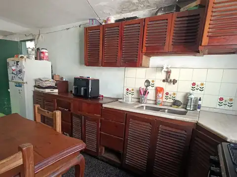 Casa 4 ambientes con 2 baños