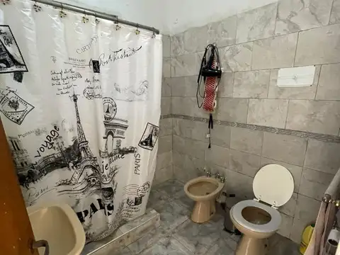 CASA 2 AMBIENTES EN VILLA LUZURIAGA LOTE 10X 20