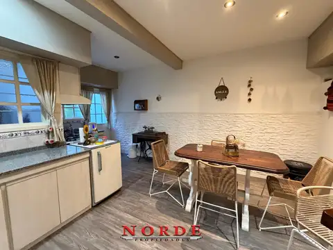 Depto Tipo Casa 4 ambientes con 2 baños