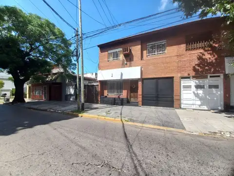 Venta ph 4 ambientes cochera y patio Saenz Peña