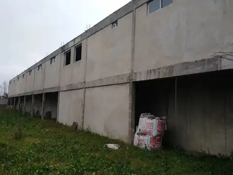 Edificio con lote propio adicional