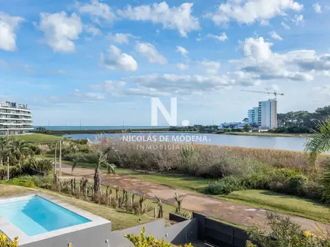 Casa 5 ambientes con 4 baños