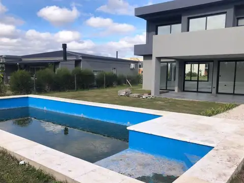 Casa en Venta en San Sebastián, USD 240.000