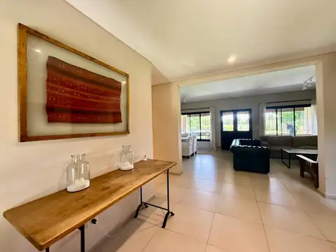 Casa en Venta con 5 cocheras