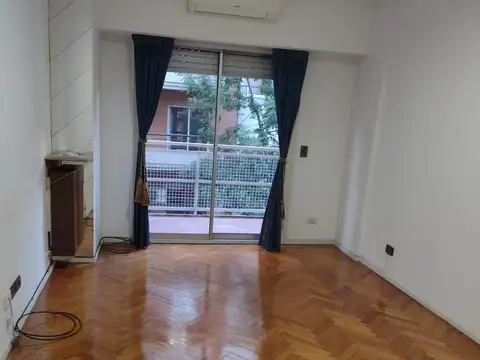 Departamento 3 amb. en alquiler en Belgrano con balcón al frente y cochera
