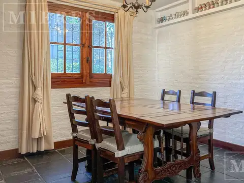 Casa en Venta con 5 cocheras