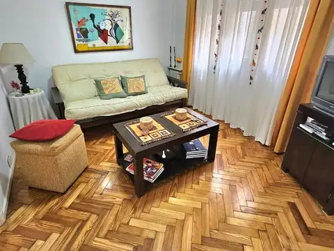 Departamento 2 ambientes muy amplios en Balvanera