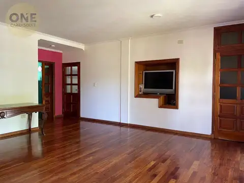 Casa 10 ambientes con 3 baños