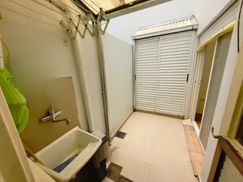 DEPARTAMENTO 2 AMB P.BAJA AL FRENTE CON PATIO