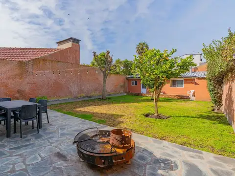 Venta Casa 5 Ambientes Cochera Parque Constitucion