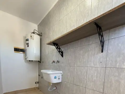 MUY LINDO PH EN PLANTA ALTA  AL FRENTE EN FLORIDA B