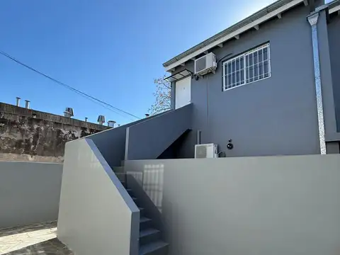 Depto Tipo Casa en Alquiler de 3 ambientes