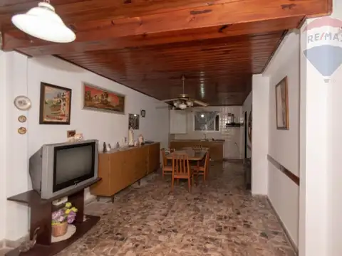 Depto Tipo Casa 5 ambientes con 1 baño