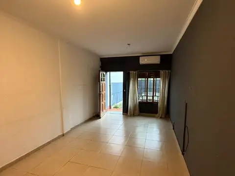 Depto Tipo Casa en Alquiler de 4 ambientes