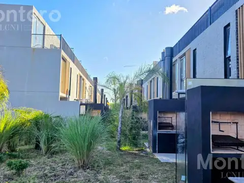 Increíble Casa Tríplex en  SUNNY - Camino de los Remeros Tigre - Barrio Privado - 3 Suites y cochera