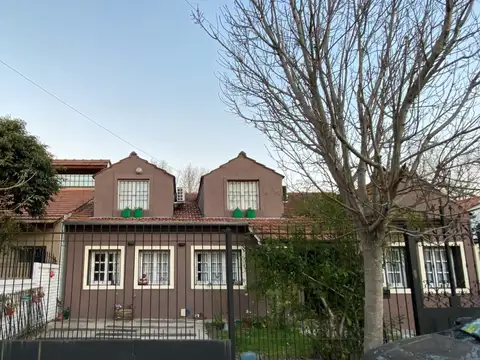 De Las Violetas 6400