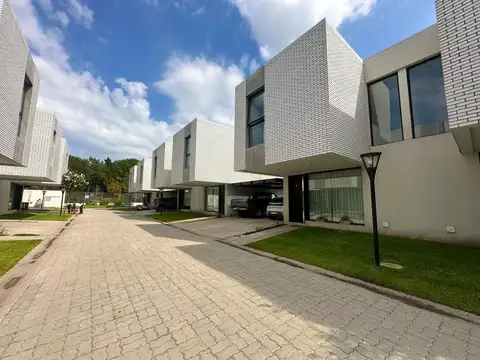 DUPLEX EN VENTA 4 AMBIENTES CANNING APTO CREDITO