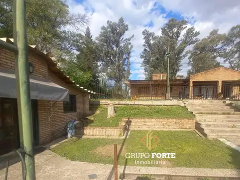 Casa en Venta con 3 cocheras