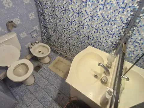 EXCELENTE PROPIEDAD SOBRE AVENIDA ANDRES ROLON