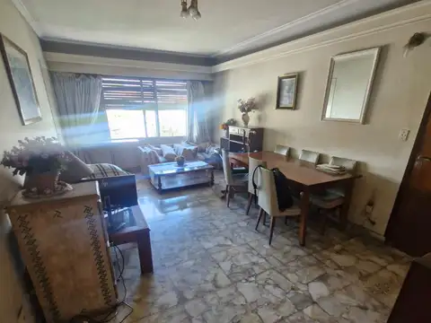 EXCELENTE PROPIEDAD SOBRE AVENIDA ANDRES ROLON