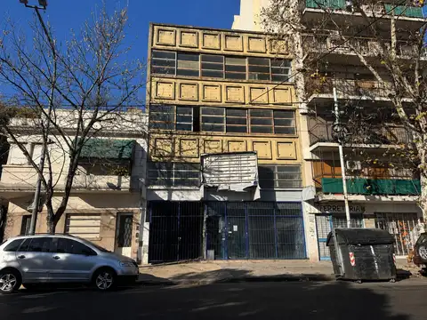 Local y depósito en venta - Villa del Parque - Villa General Mitre