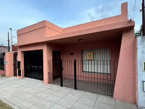 CASA DE 4 AMBIENTES EN ALQUILER EN JOSÉ C PAZ