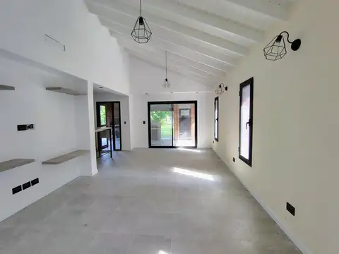 Casa en Venta en Los Quinchos Country Club, USD 168.000