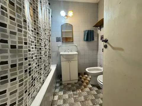 VENTA CASA 4 AMB / COCHERA / APTO CRÉDITO / PATIO