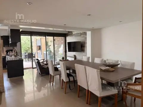 Casa en Venta en Haedo, USD 370.000