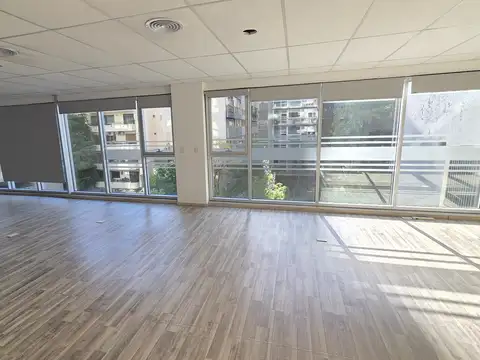 Oficina 4 ambientes con 2 baños