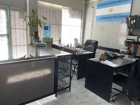 Local Comercial en Zona de Outlets!