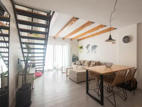 VENTA DEPARTAMENTO DUPLEX 3 AMBIENTES COLEGIALES