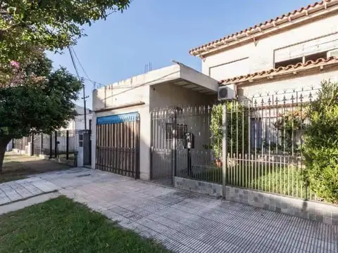 Carlos Casares 700