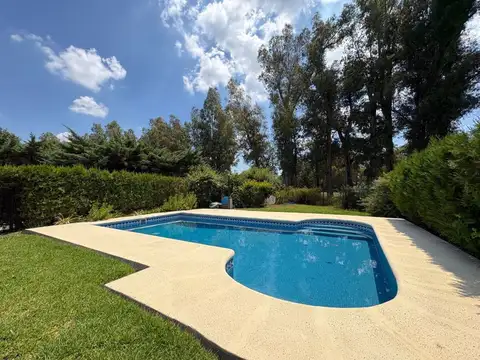 Casa en Alquiler en Country El Paraíso, USD 1.600