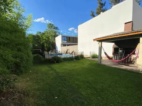 Casa en venta en Villa Gobernador Udaondo
