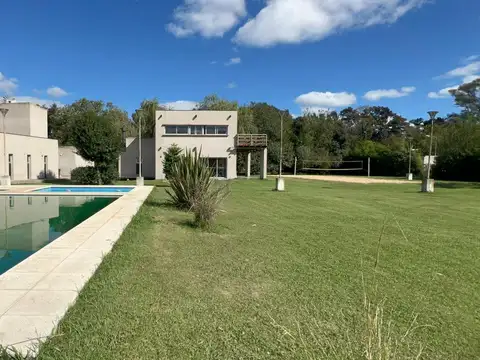 Predio deportivo en venta Quinta en La Reja
