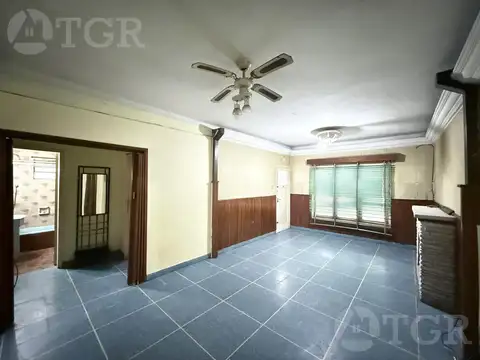 VENTA DE CASA 3 AMBIENTES JARDIN Y PARRILLA EN LOMAS DEL MIRADOR