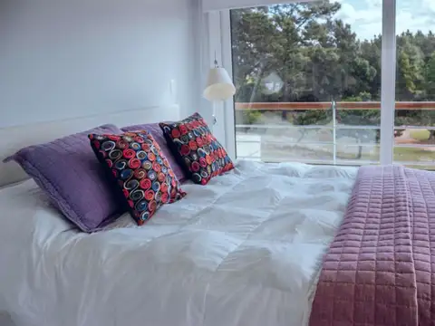 Departamento en Venta en Playa Mansa, USD 480.000