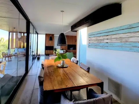 Casa 5 ambientes con 2 baños