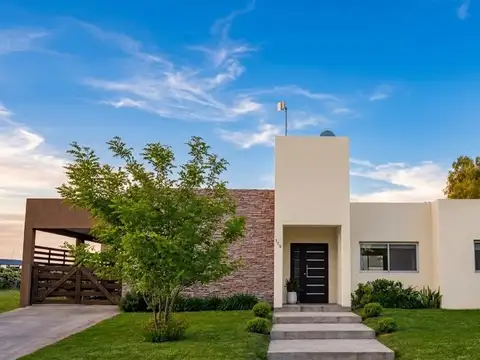 Venta Casa en Horizontes al Sur 4 Dormitorios Canning