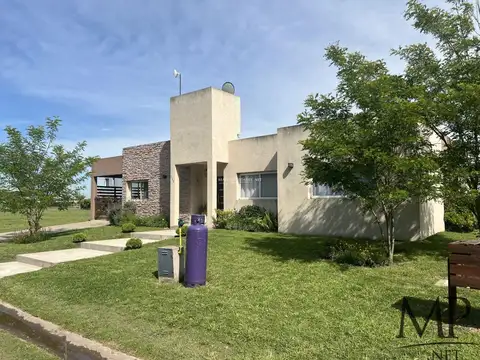Venta Casa en Horizontes al Sur 4 Dormitorios Canning