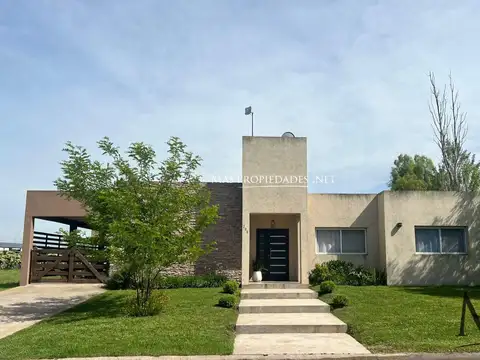 Venta Casa en Horizontes al Sur 4 Dormitorios Canning