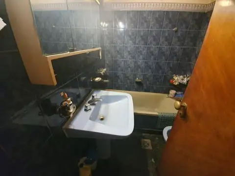 CASA 4 AMB CON GARAGE Y FONDO SAN MARTIN