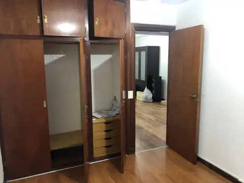 Departamento en Alquiler en Acassuso Vías / Santa Fe, $ 945.000